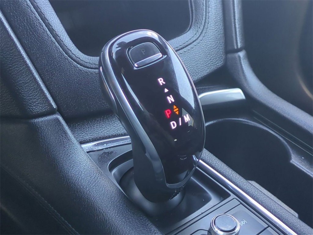 Used 2022 Cadillac XT5 Premium Luxury w/ LPO, ONYX Package image 16