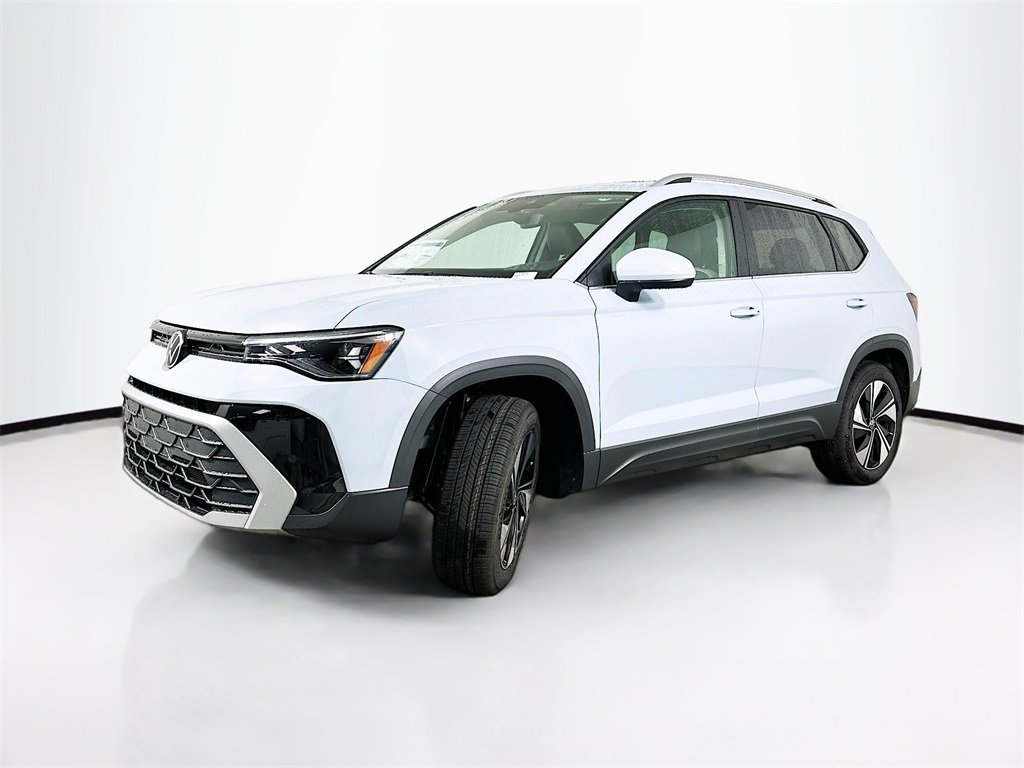 New 2025 Volkswagen Taos SE image 2