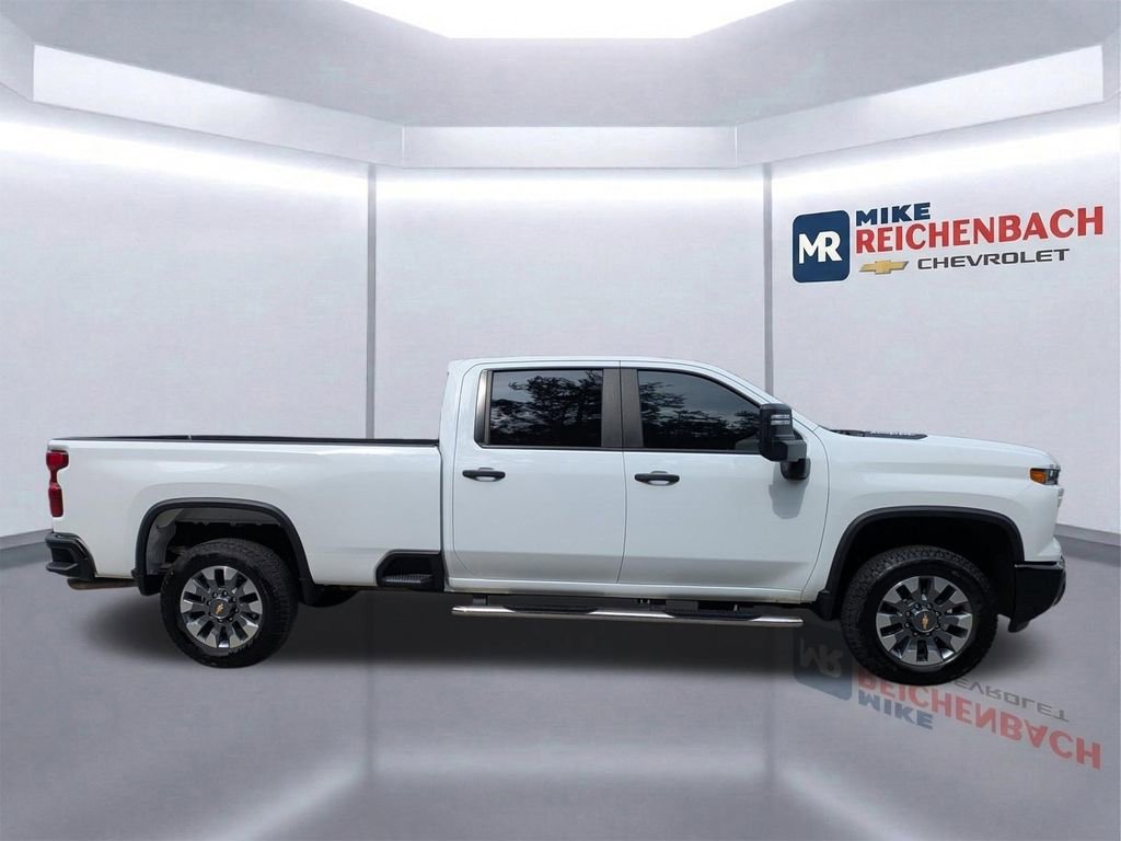 Used 2024 Chevrolet Silverado 2500 Custom w/ Custom Value Package AWD/4WD video 3