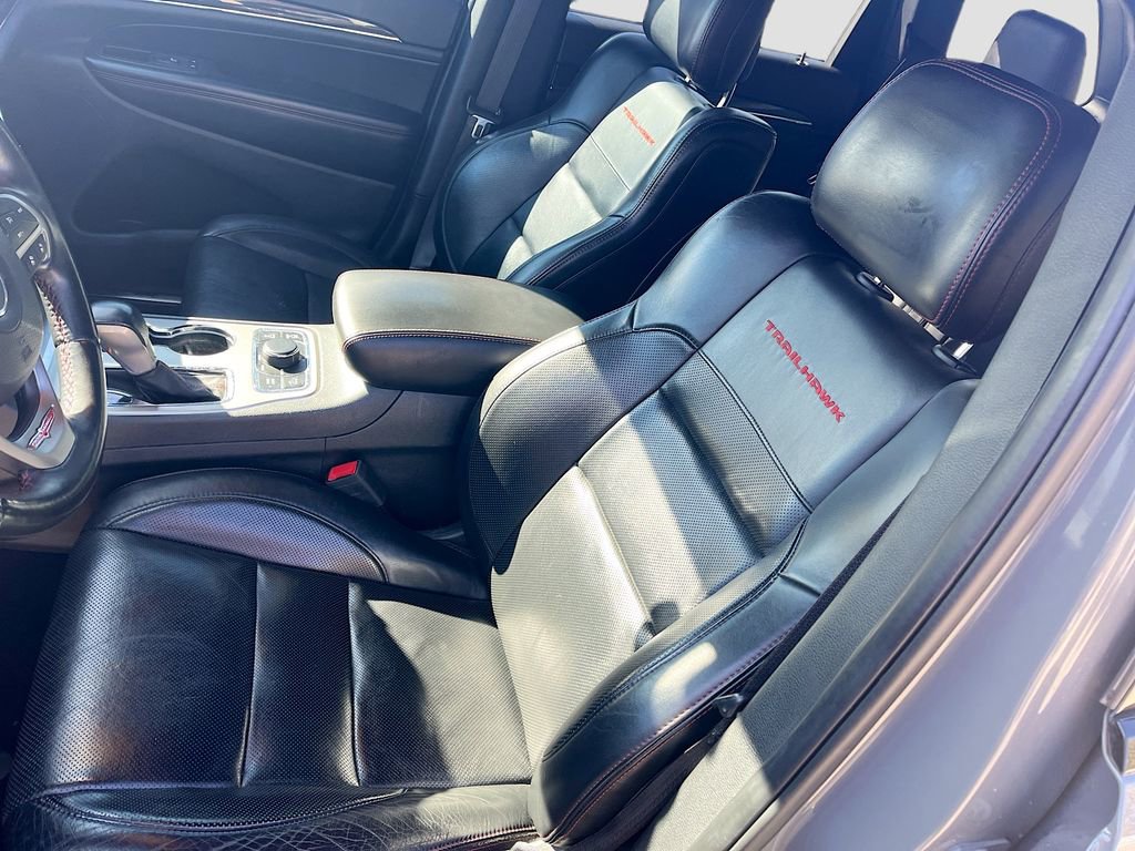 Used 2019 Jeep Grand Cherokee Trailhawk w/ Trailhawk Luxury Group AWD/4WD image 19