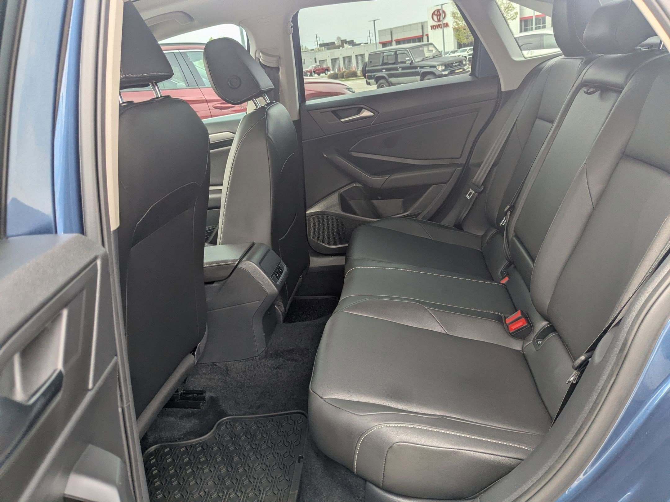 Used 2020 Volkswagen Jetta SE w/ SE Cold Weather Package image 28