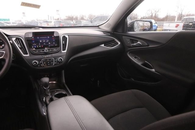 Used 2024 Chevrolet Malibu LT image 25