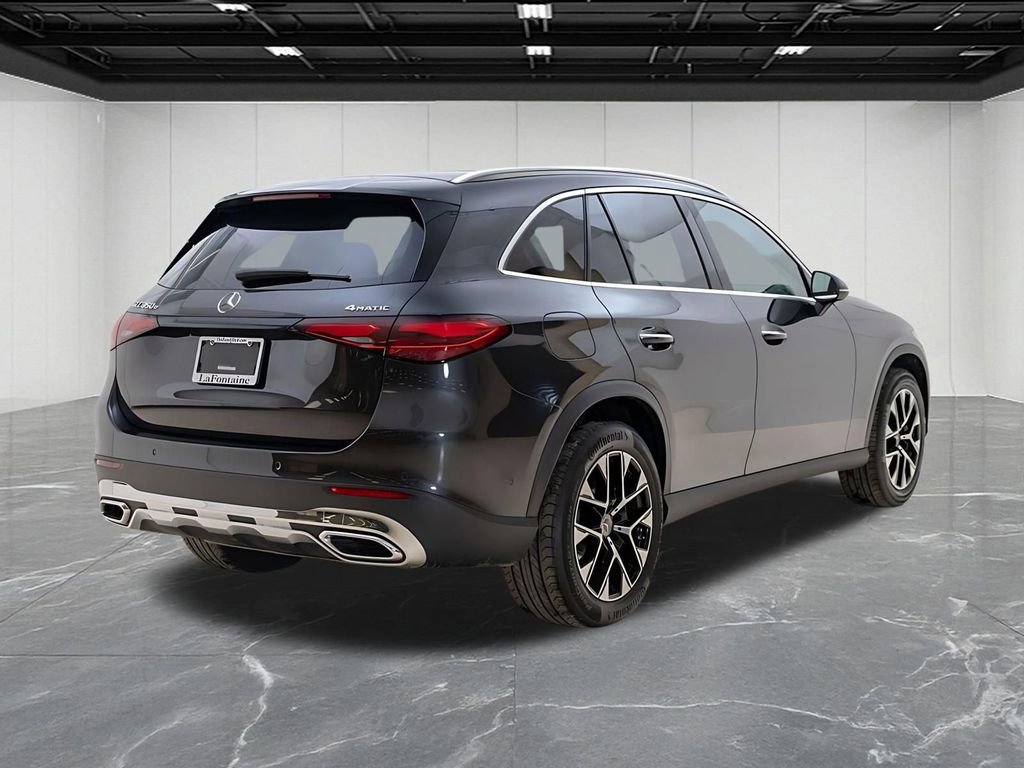 Used 2025 Mercedes-Benz GLC 350e 4MATIC w/ Driver Assistance Package image 7