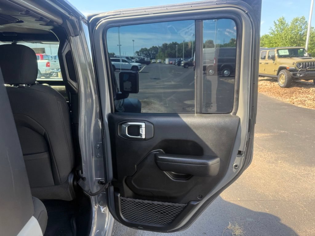 Used 2023 Jeep Wrangler Unlimited w/ Cold Weather Group AWD/4WD image 53