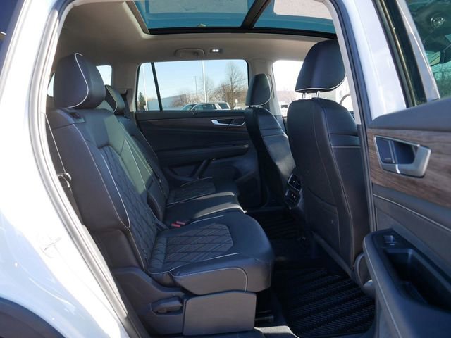 Certified 2025 Volkswagen Atlas SEL Premium R-Line image 19