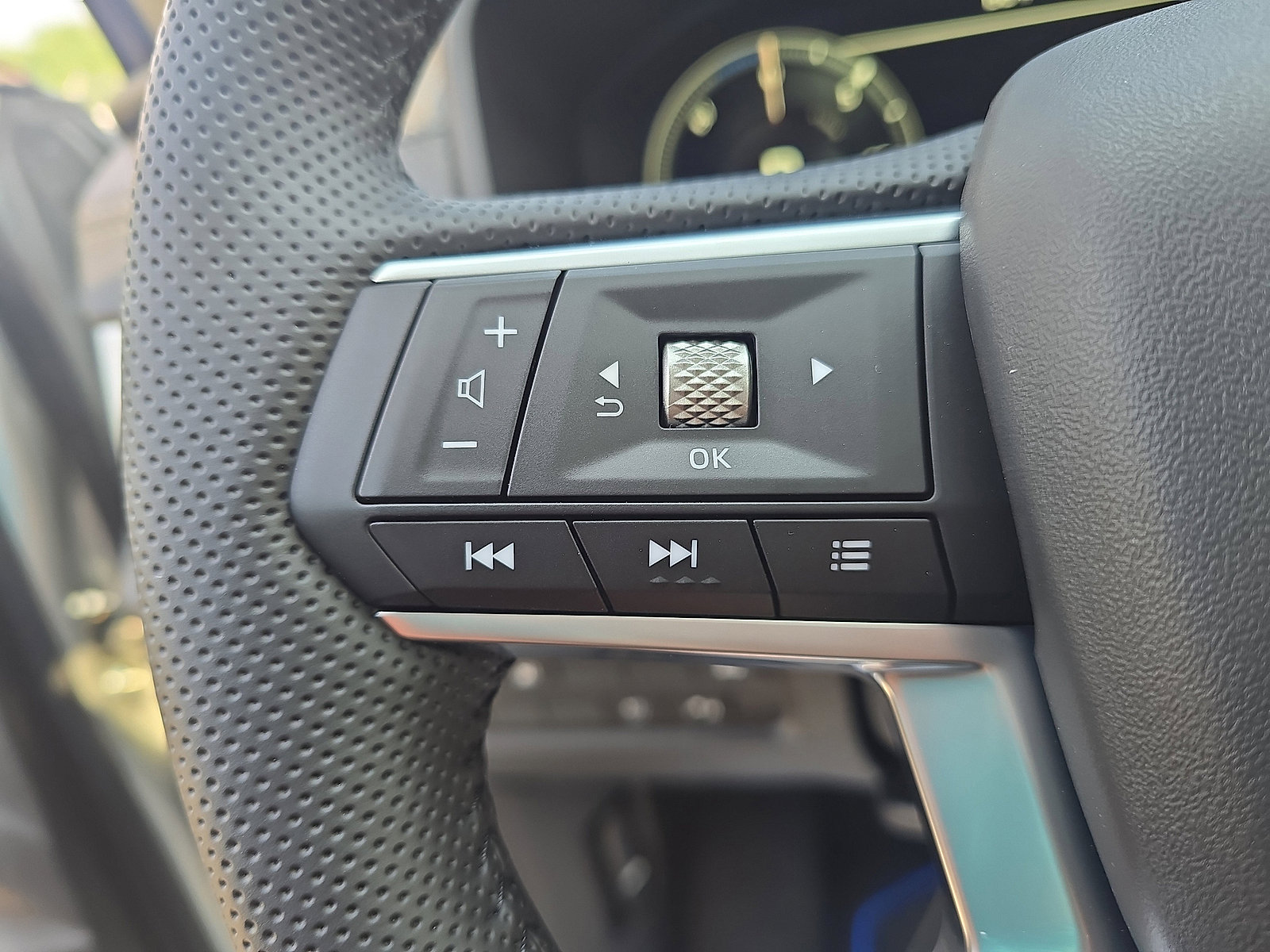 New 2025 Mitsubishi Outlander SE image 17