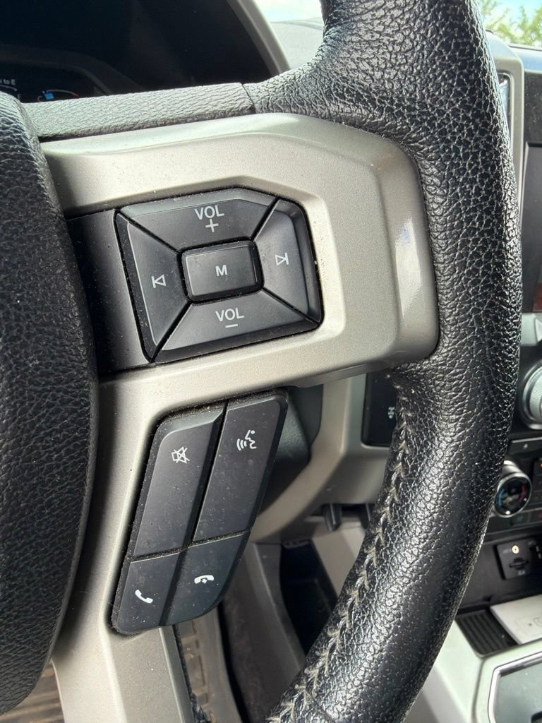 Used 2015 Ford F150 Lariat w/ Equipment Group 502A Luxury AWD/4WD image 17