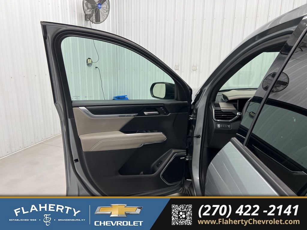 Used 2024 GMC Acadia Elevation w/ Super Cruise Package image 8