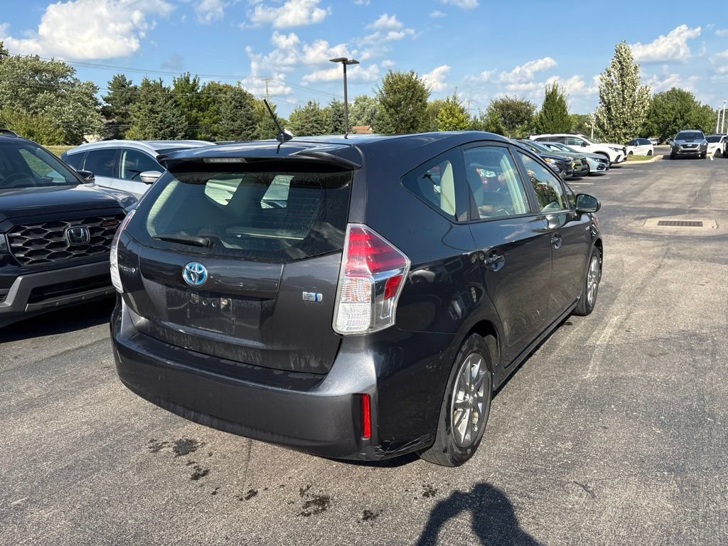Used 2017 Toyota Prius V Two FWD image 3