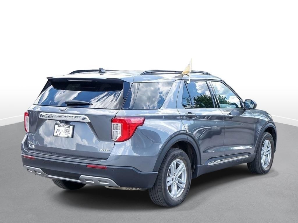 Used 2024 Ford Explorer XLT w/ Equipment Group 202A AWD/4WD image 8