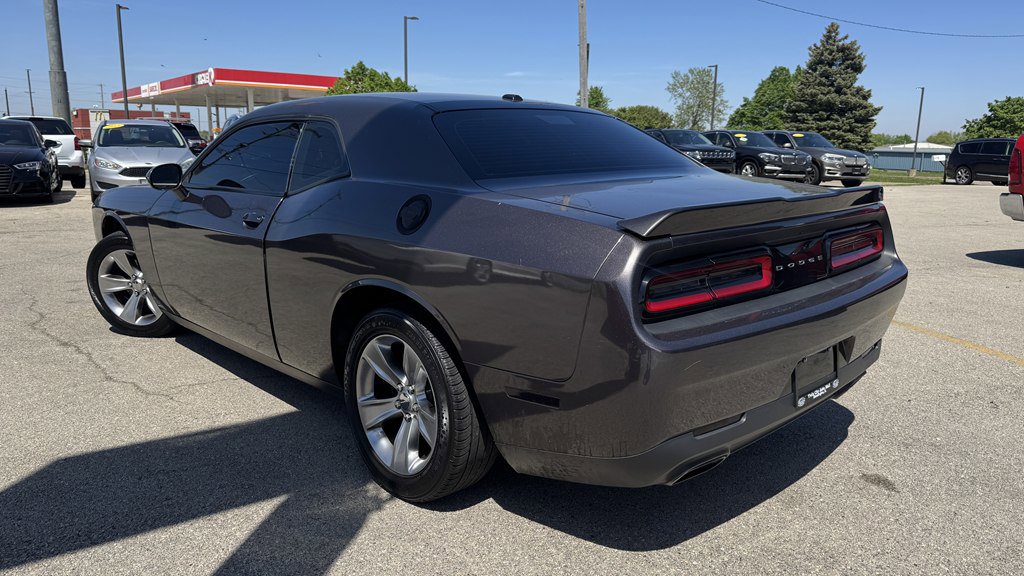 Used 2015 Dodge Challenger SXT RWD image 6