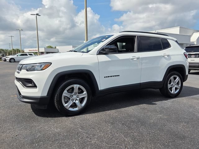 Certified 2024 Jeep Compass Latitude AWD/4WD image 3