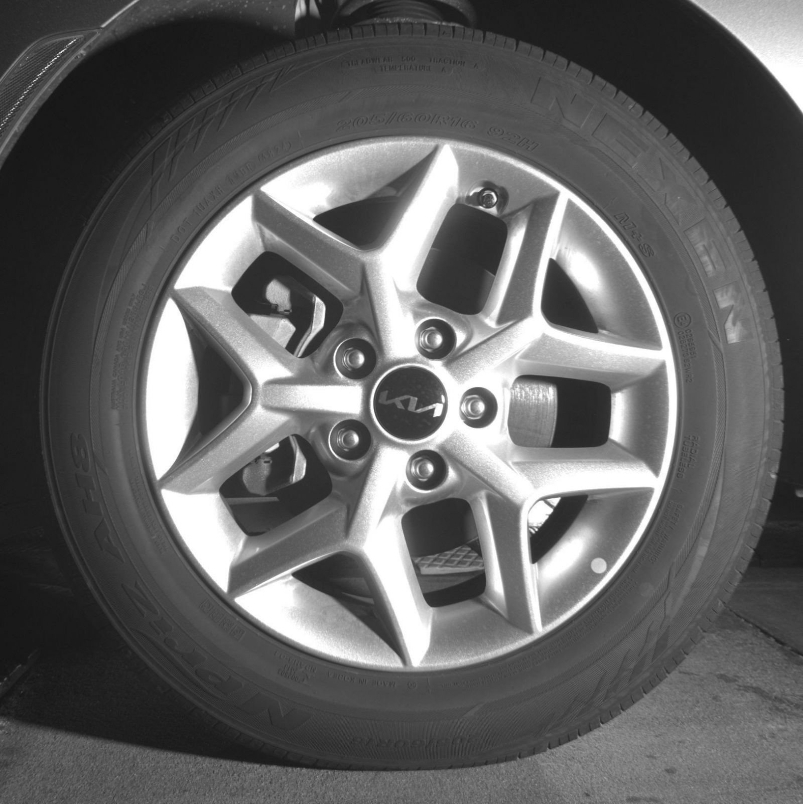 Used 2025 Kia Soul LX w/ LX Technology Package FWD image 14