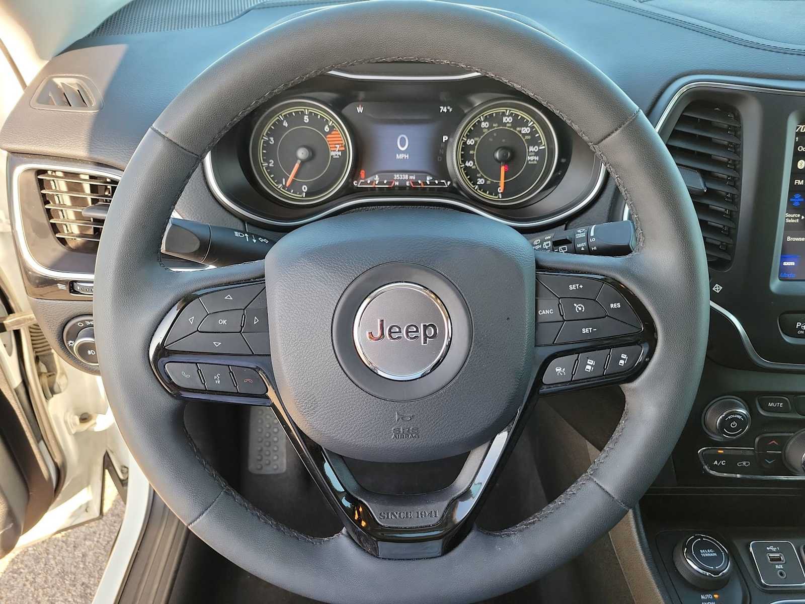Used 2023 Jeep Cherokee Altitude Lux AWD/4WD image 19