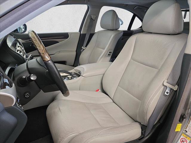 Used 2017 Lexus LS 460 w/ Comfort Package RWD image 15