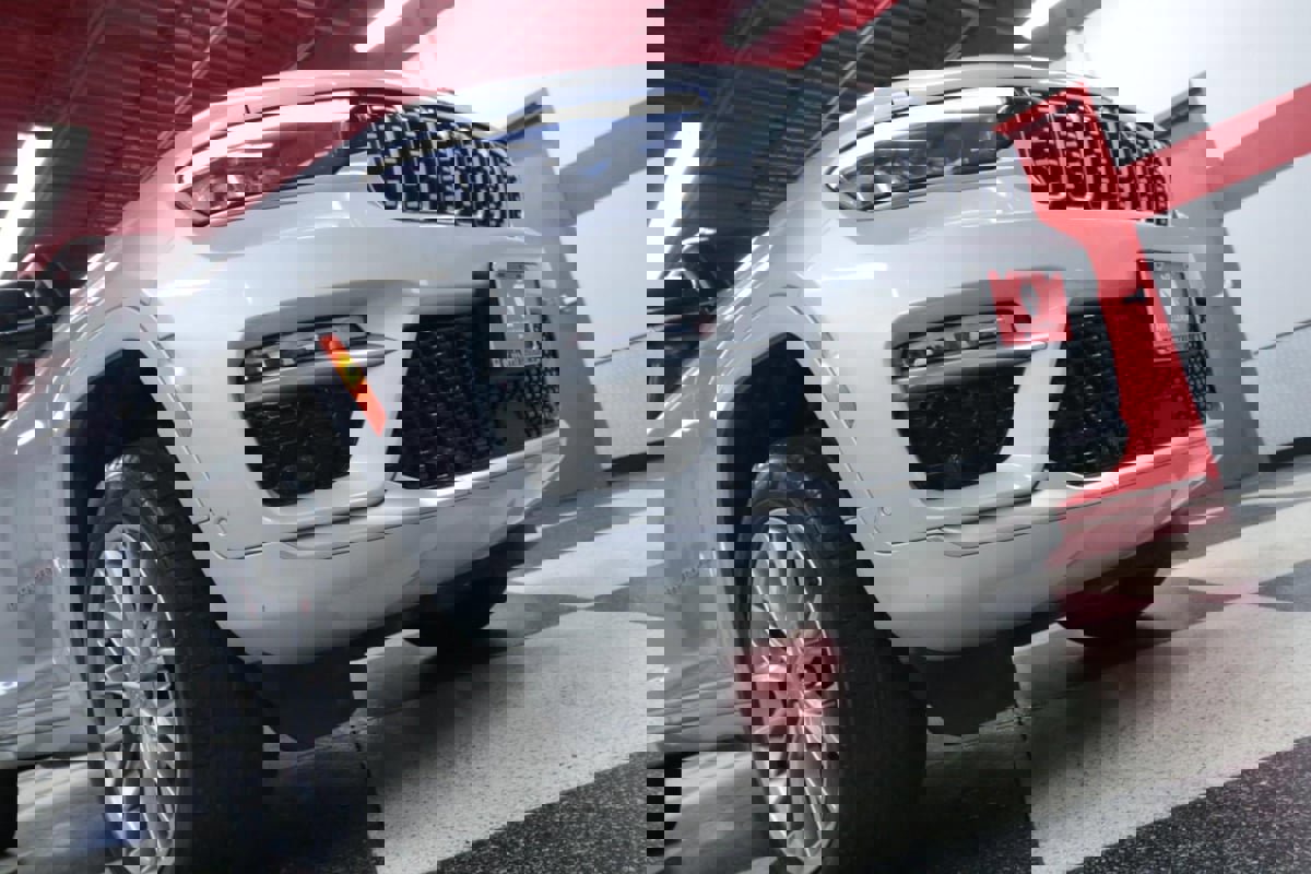 Used 2022 Jeep Grand Cherokee Summit w/ Advanced Protech Group IV image 31