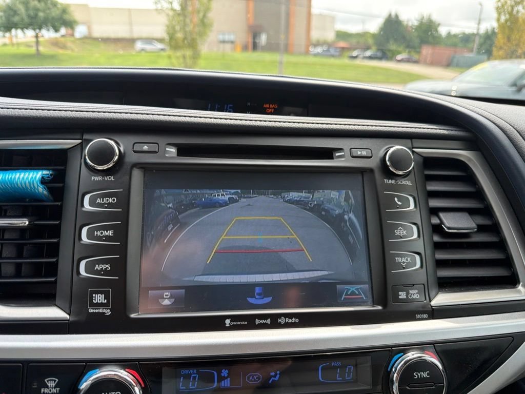 Used 2018 Toyota Highlander Limited Platinum AWD/4WD image 31