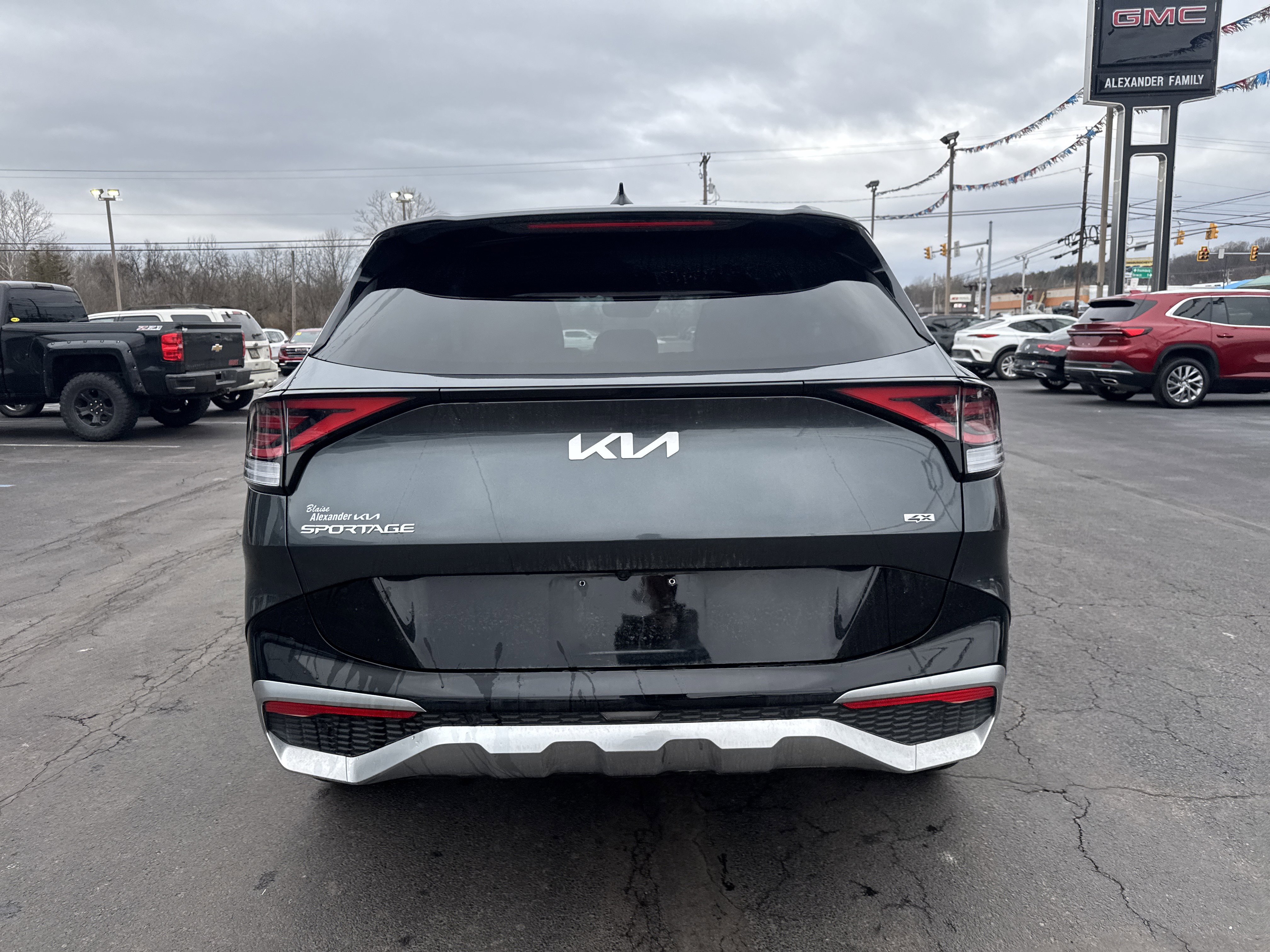 Used 2025 Kia Sportage SX image 4