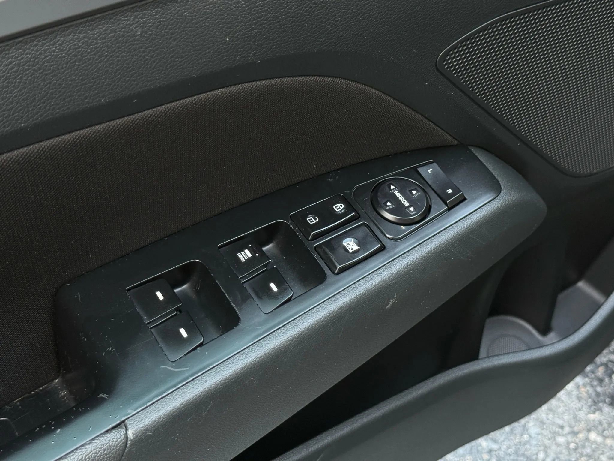 Used 2020 Hyundai Elantra SEL w/ Winter Weather Package image 18