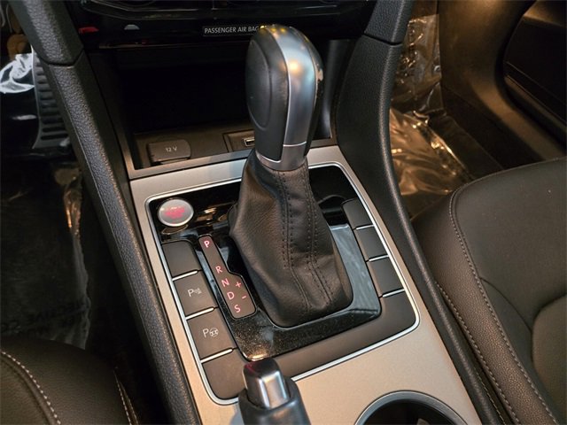 Used 2020 Volkswagen Passat 2.0T SEL image 38