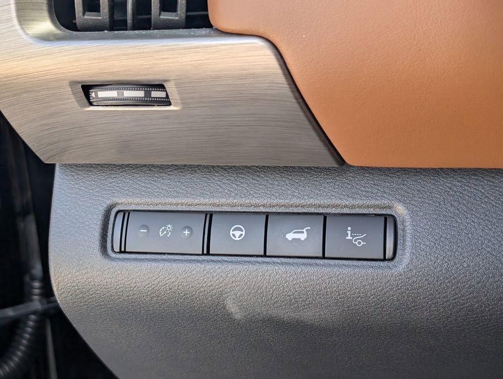 Used 2023 Nissan Pathfinder Platinum w/ Cargo Package image 25