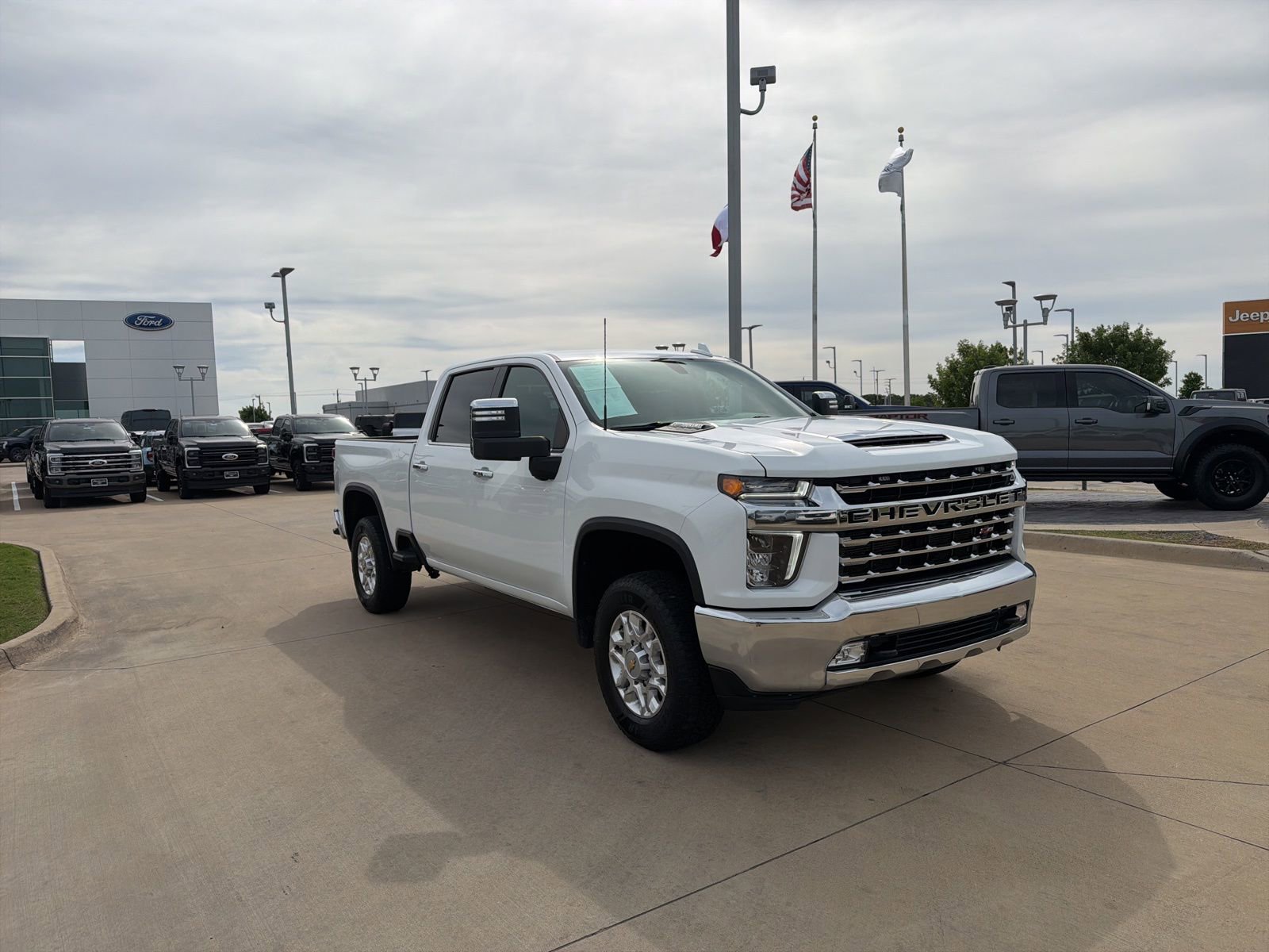 Used 2023 Chevrolet Silverado 2500 LTZ w/ Gooseneck/5TH Wheel Package AWD/4WD image 8