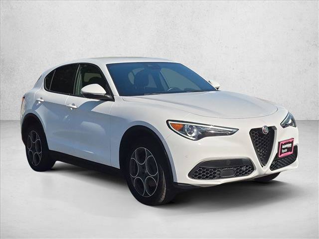 Used 2023 Alfa Romeo Stelvio Sprint AWD/4WD image 3