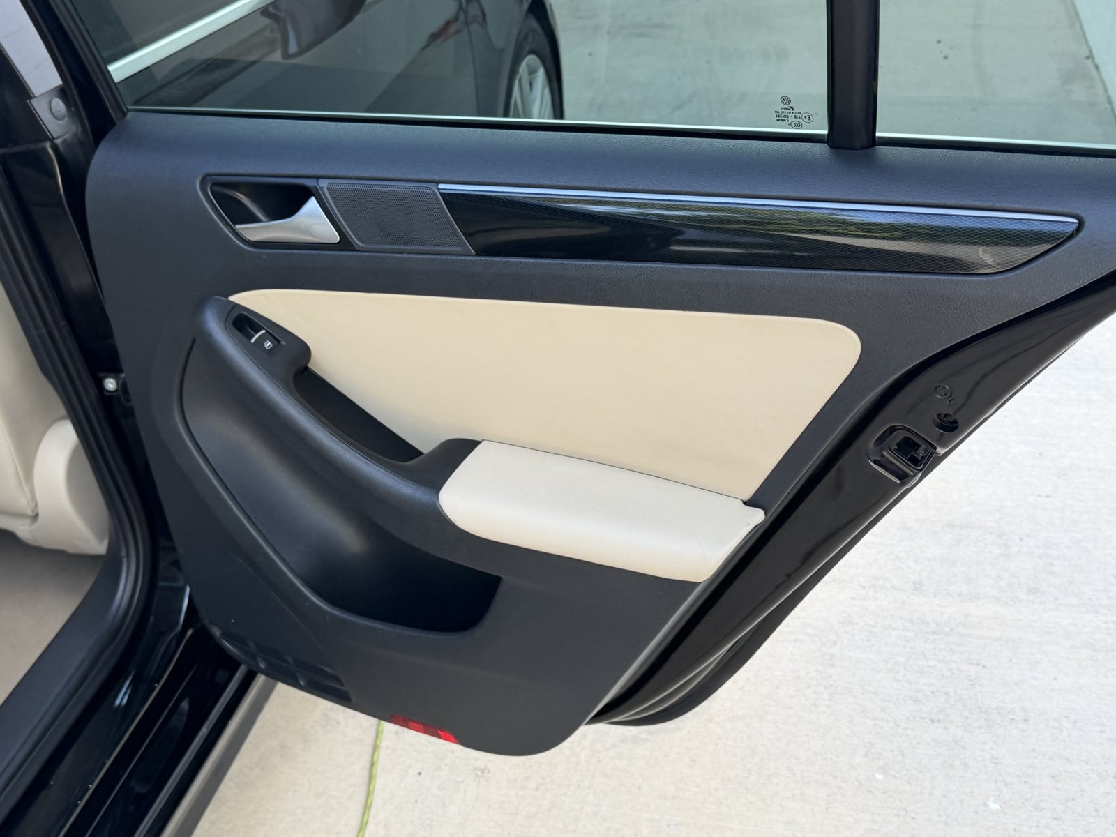 Used 2015 Volkswagen Jetta TDI SEL FWD image 30