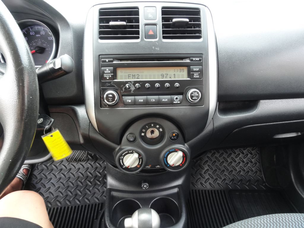 Used 2014 Nissan Versa Note SV w/ Interior Illumination Package FWD image 17