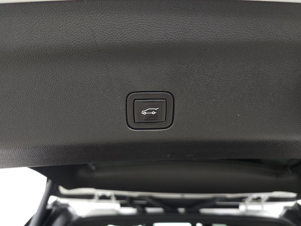 Used 2023 GMC Yukon Denali image 43