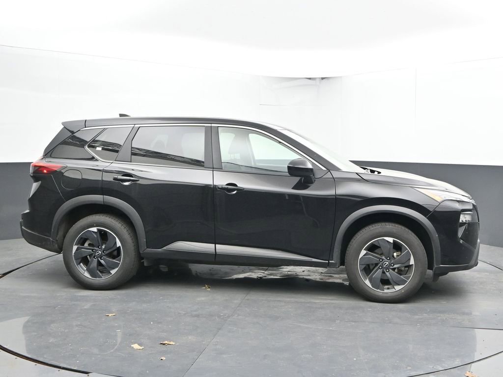 Used 2025 Nissan Rogue SV AWD/4WD image 12