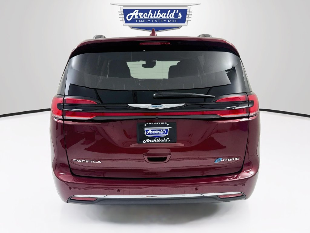 Used 2021 Chrysler Pacifica Touring-L FWD image 6