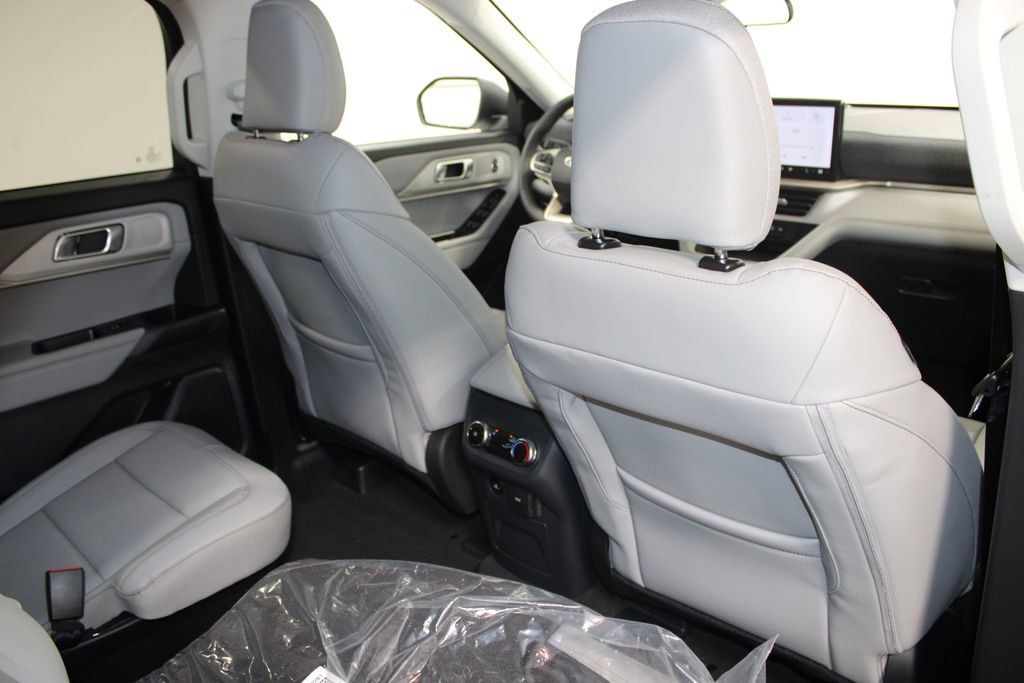 New 2026 Ford Explorer Active RWD image 34