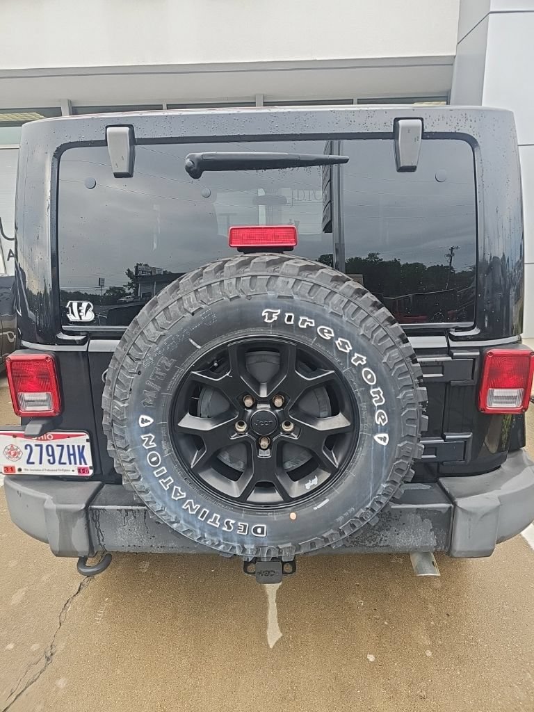 Used 2012 Jeep Wrangler Sahara w/ Connectivity Group AWD/4WD image 5