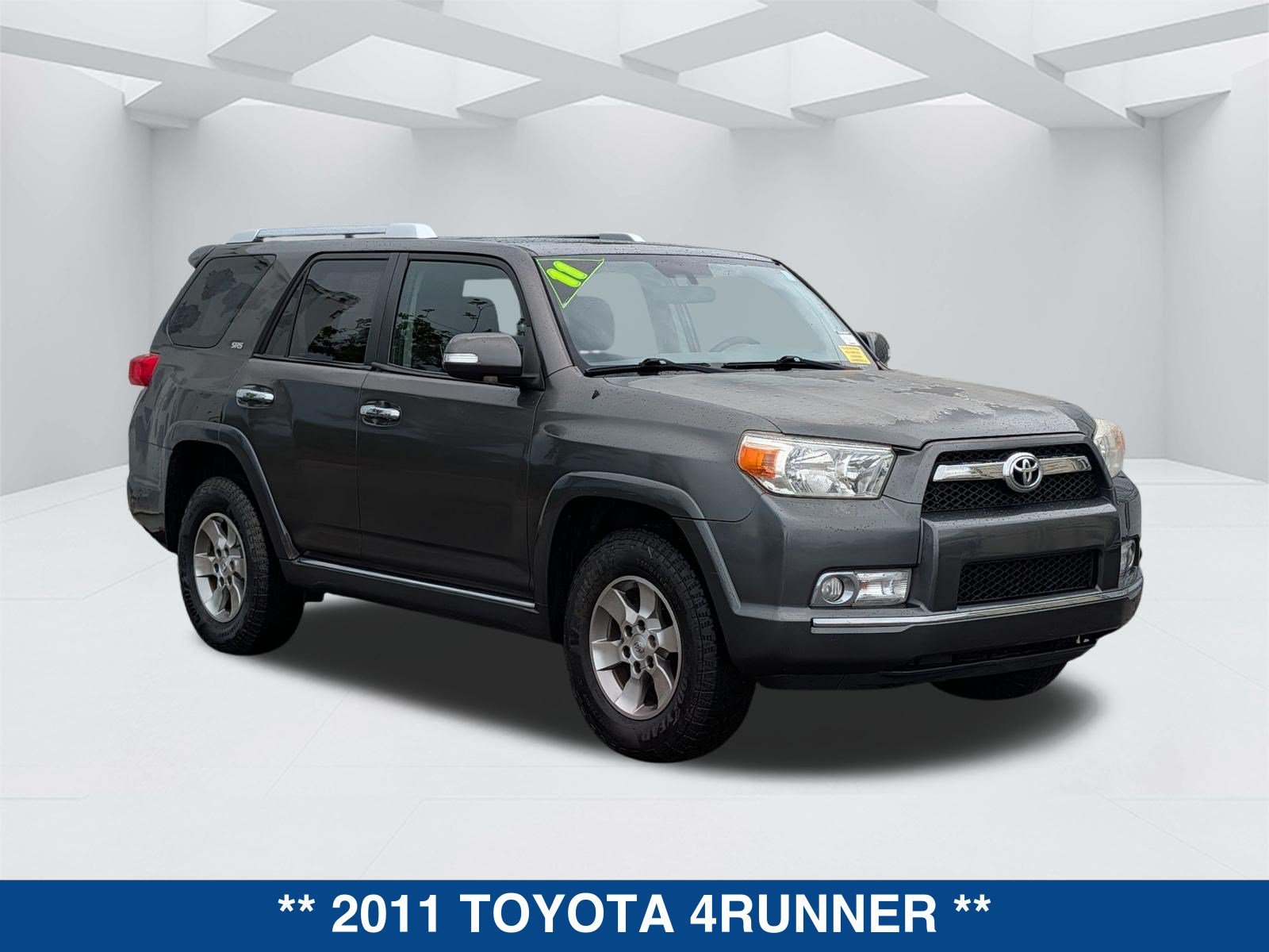 Used 2011 Toyota 4Runner SR5 w/ Convenience Pkg RWD image 3