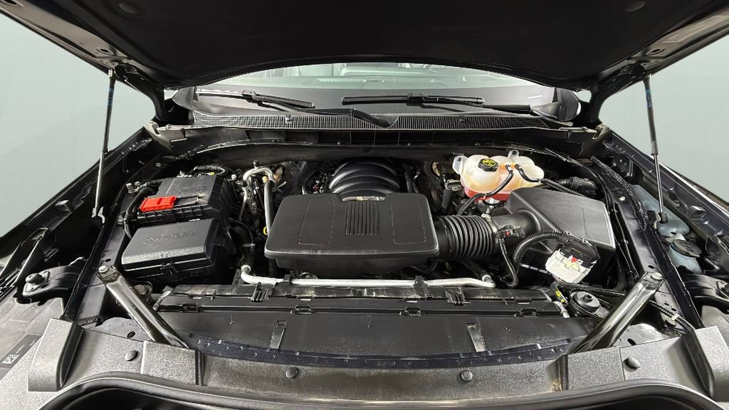 Certified 2025 Chevrolet Suburban Premier image 33