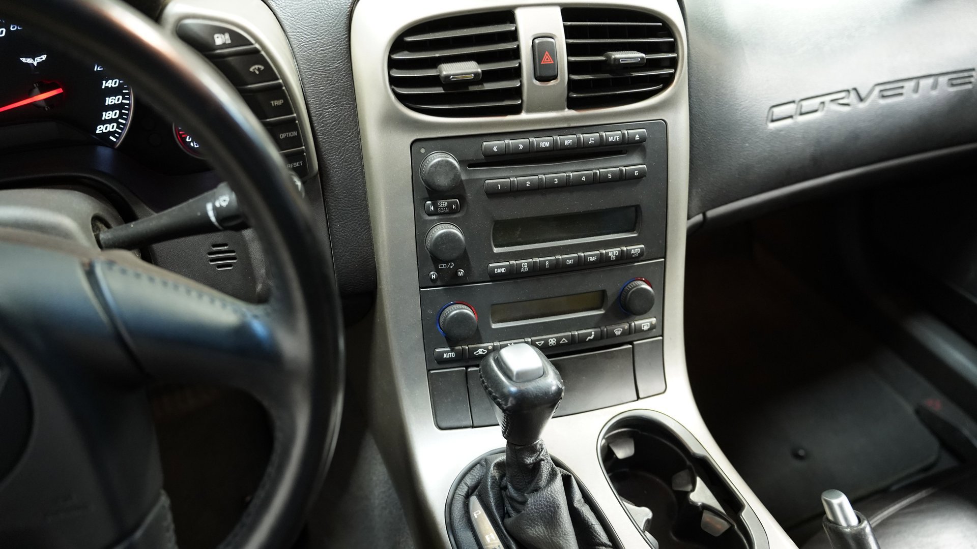 Used 2005 Chevrolet Corvette Convertible w/ Performance Handling Package image 32