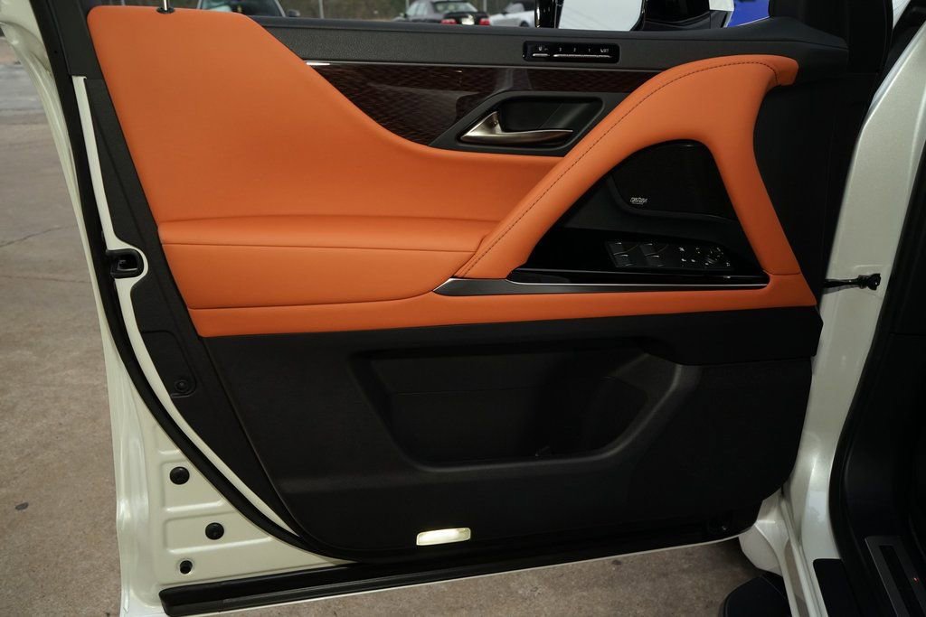 Used 2026 Lexus LX 700h Ultra Luxury image 30