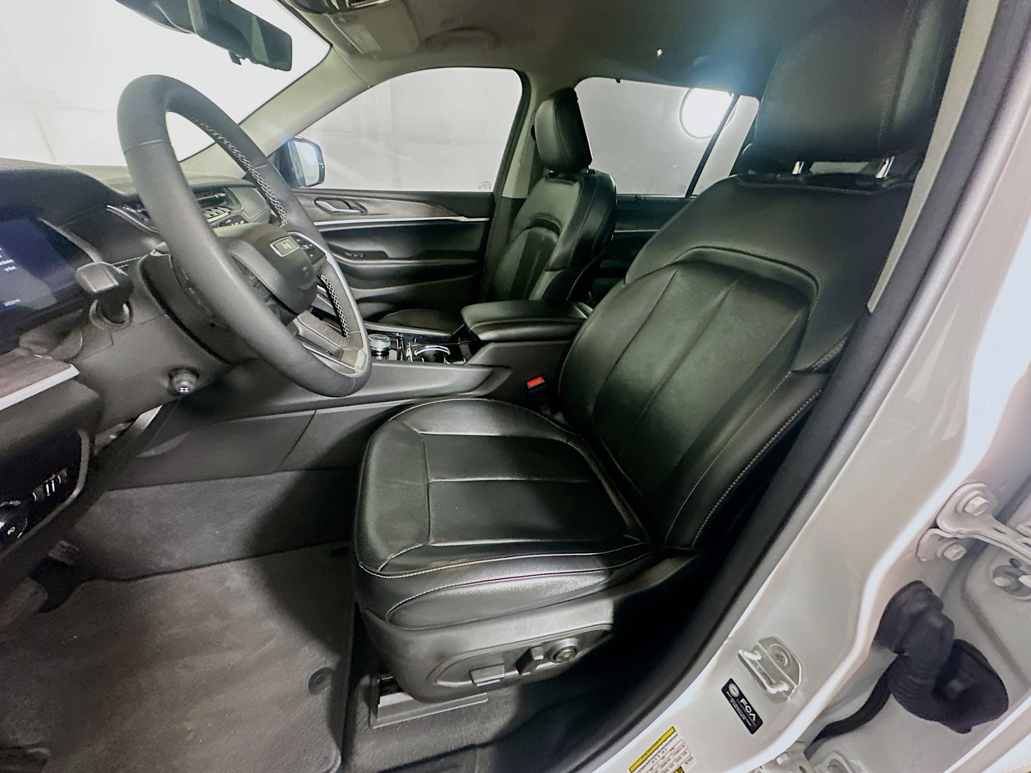 Used 2023 Jeep Grand Cherokee L Limited w/ Luxury Tech Group II RWD image 13