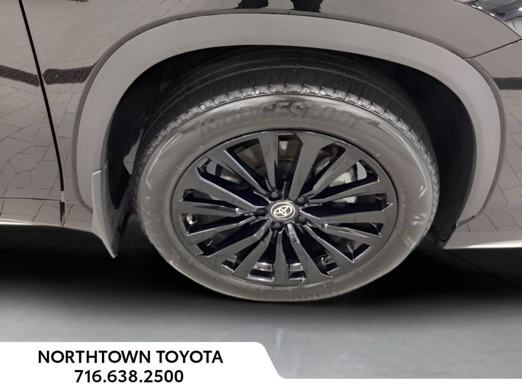 Used 2023 Toyota Highlander XSE AWD/4WD image 23