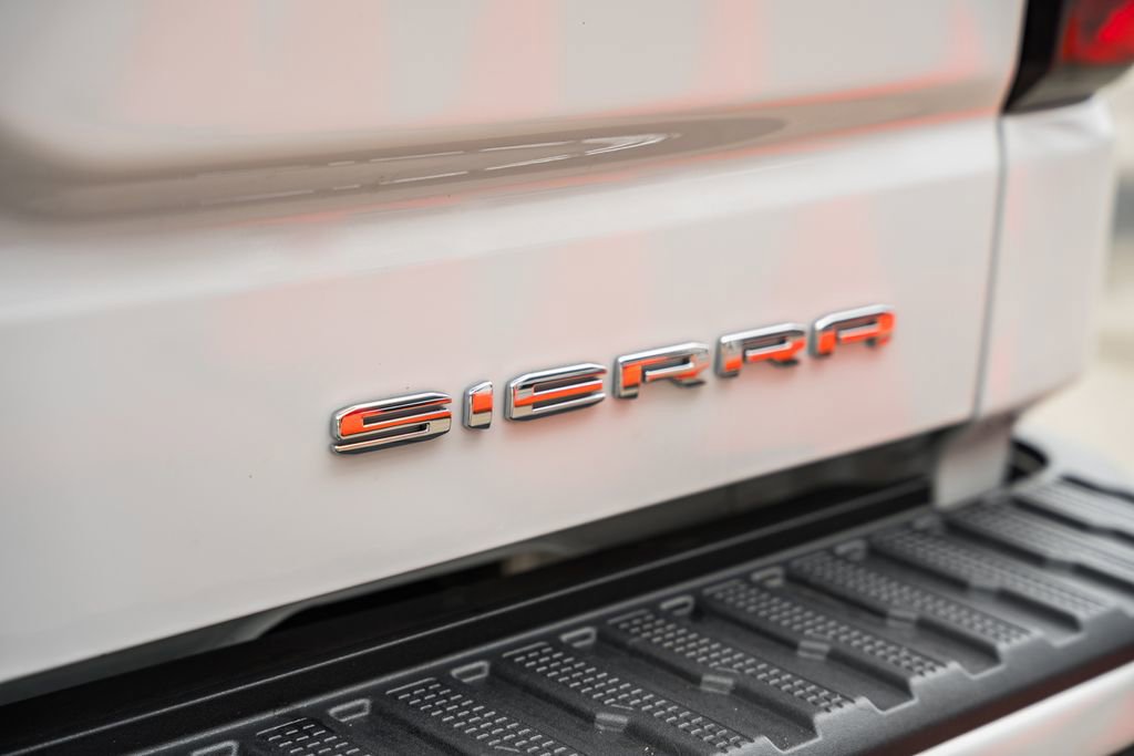 Used 2023 GMC Sierra 1500 Denali w/ Technology Package AWD/4WD image 11