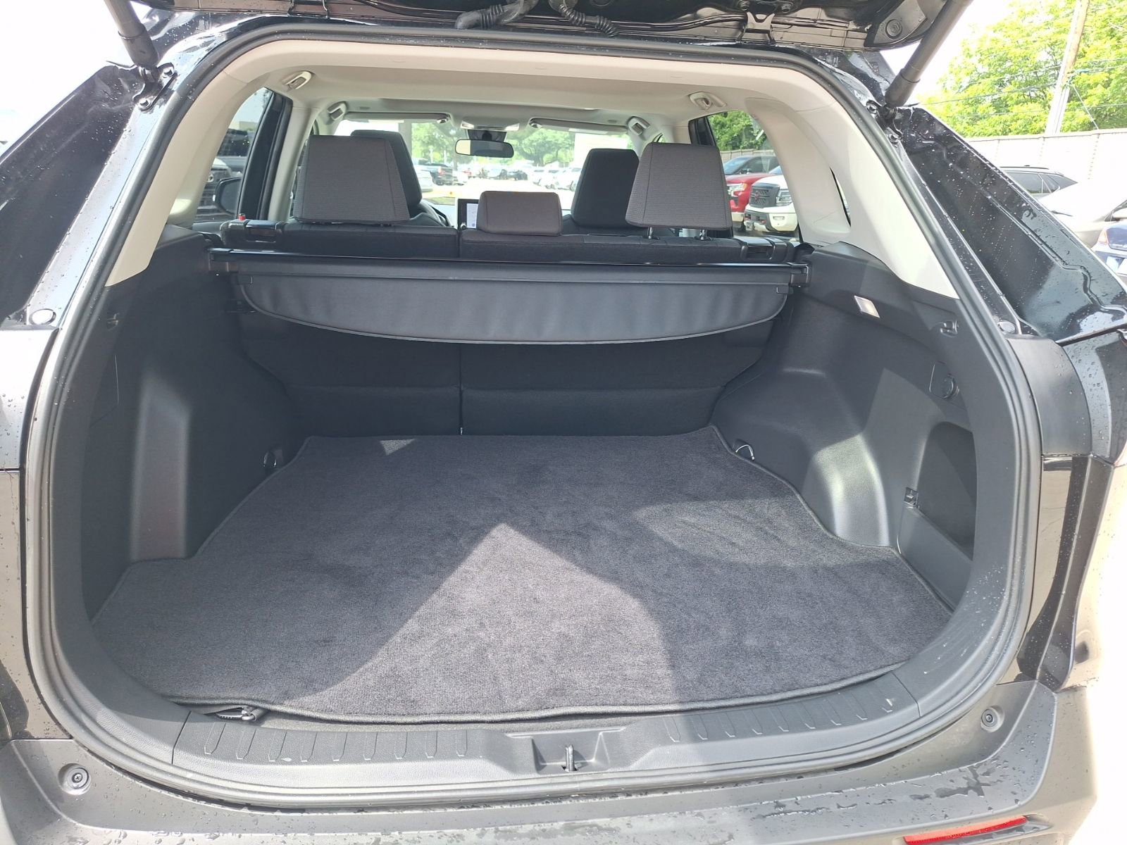 Used 2025 Toyota RAV4 XLE w/ Convenience Package FWD image 37