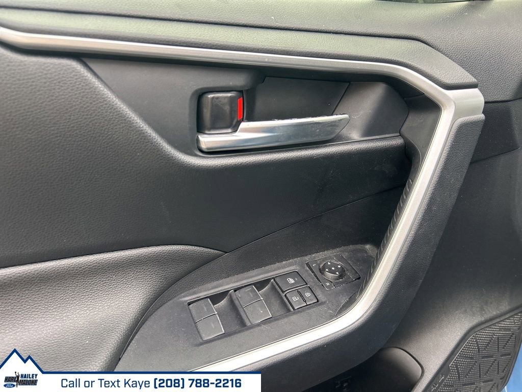 Used 2023 Toyota RAV4 SE w/ Convenience Package image 19