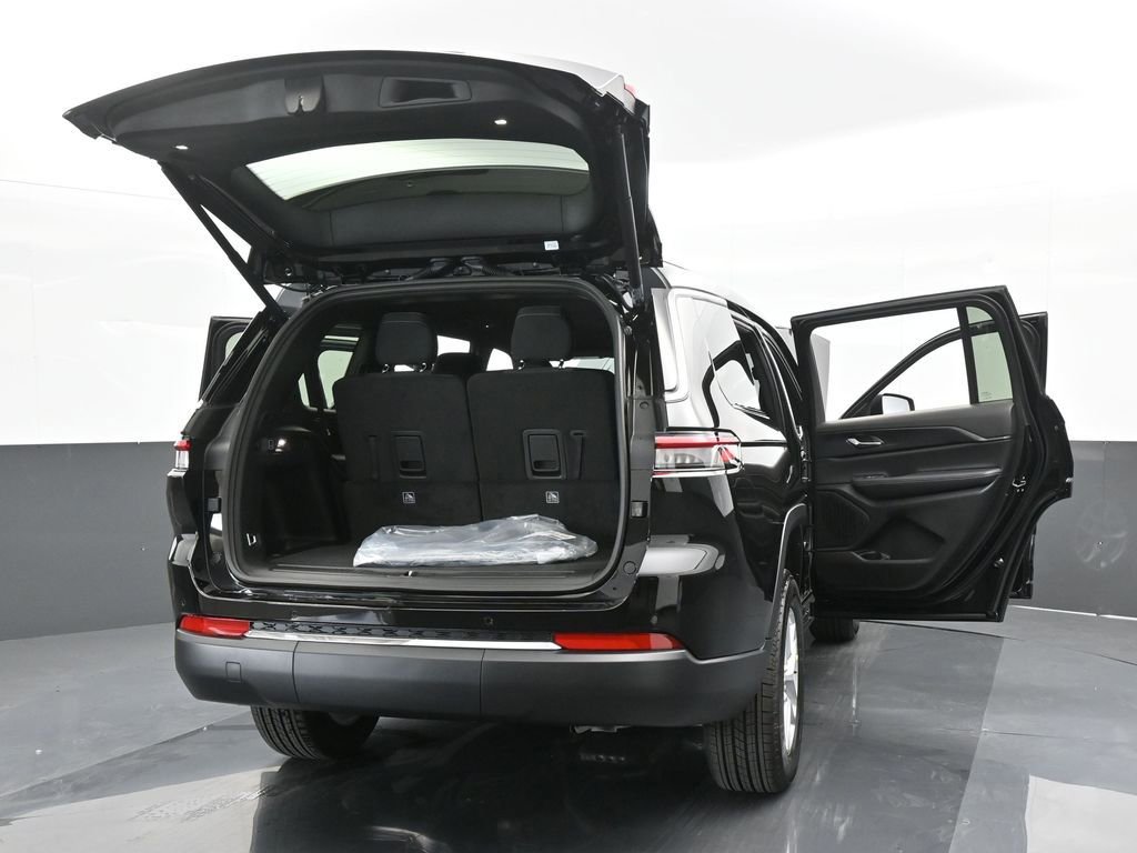 Used 2024 Jeep Grand Cherokee L Laredo w/ Luxury Tech Group I image 67