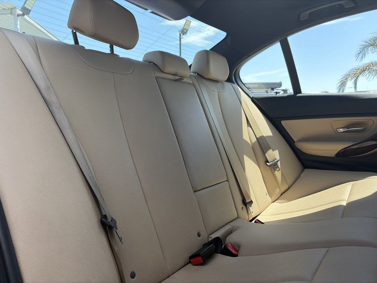 Used 2018 BMW 320i Sedan RWD image 26