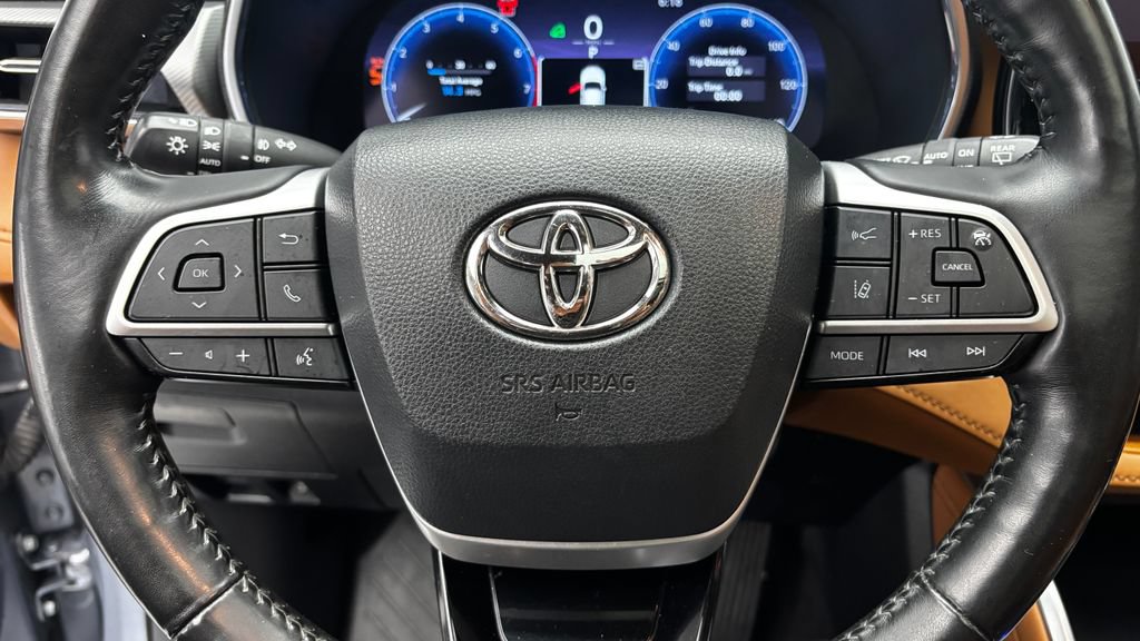Used 2023 Toyota Highlander Platinum AWD/4WD image 21
