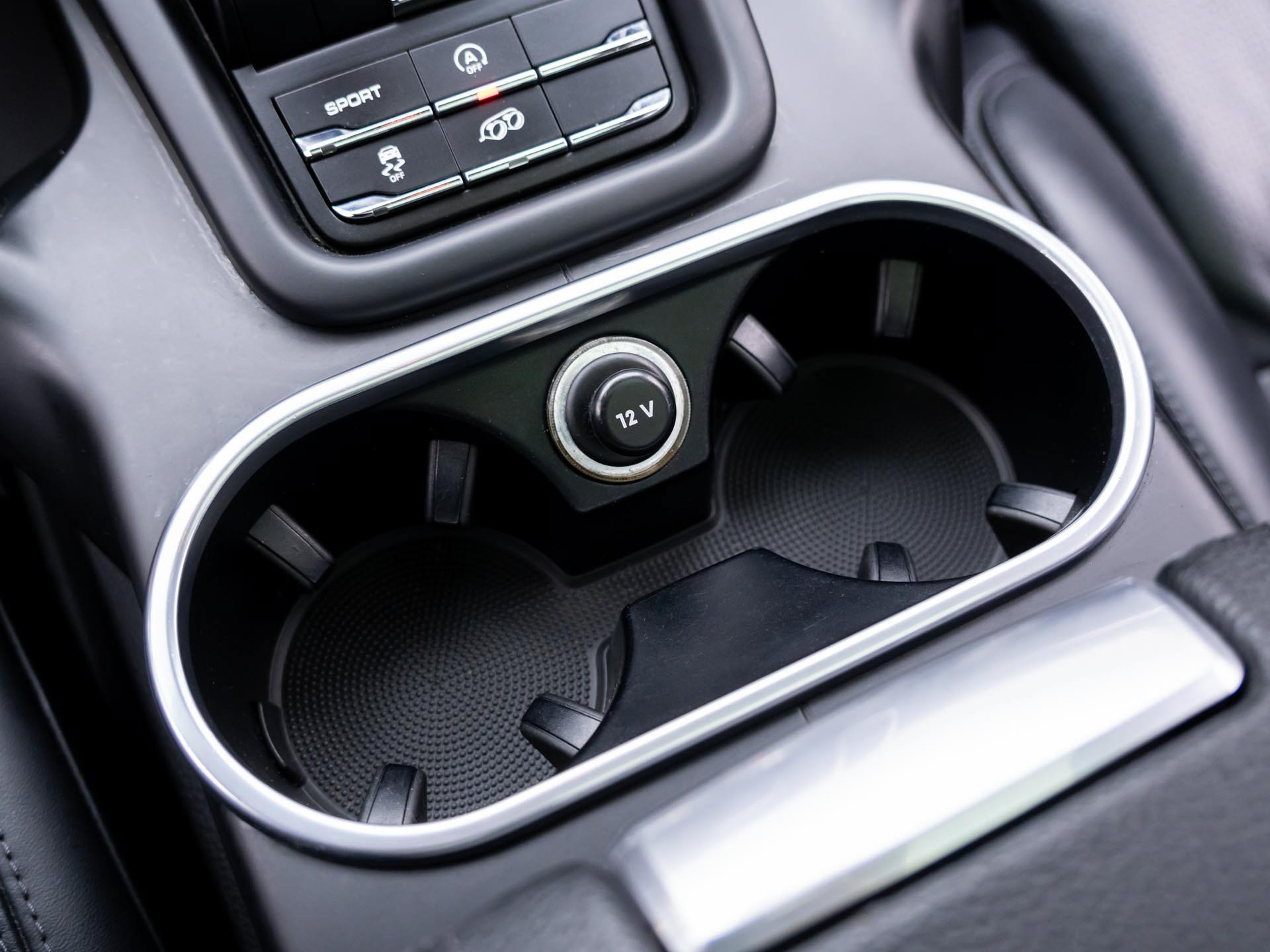 Used 2014 Porsche Cayenne GTS AWD/4WD image 28