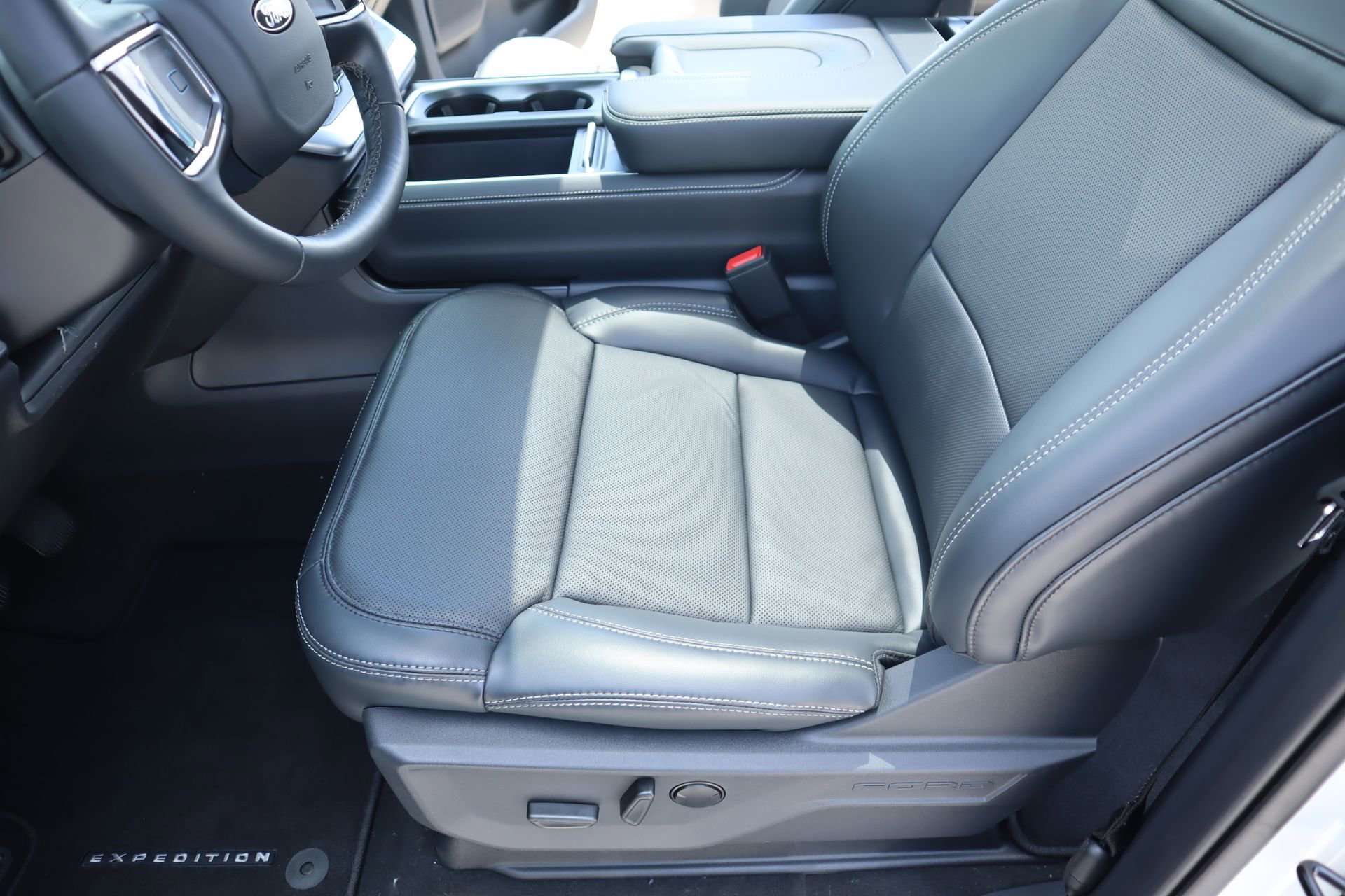 New 2026 Ford Expedition Platinum AWD/4WD image 12
