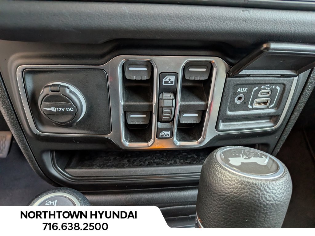 Used 2026 Jeep Wrangler Unlimited Sahara AWD/4WD image 15