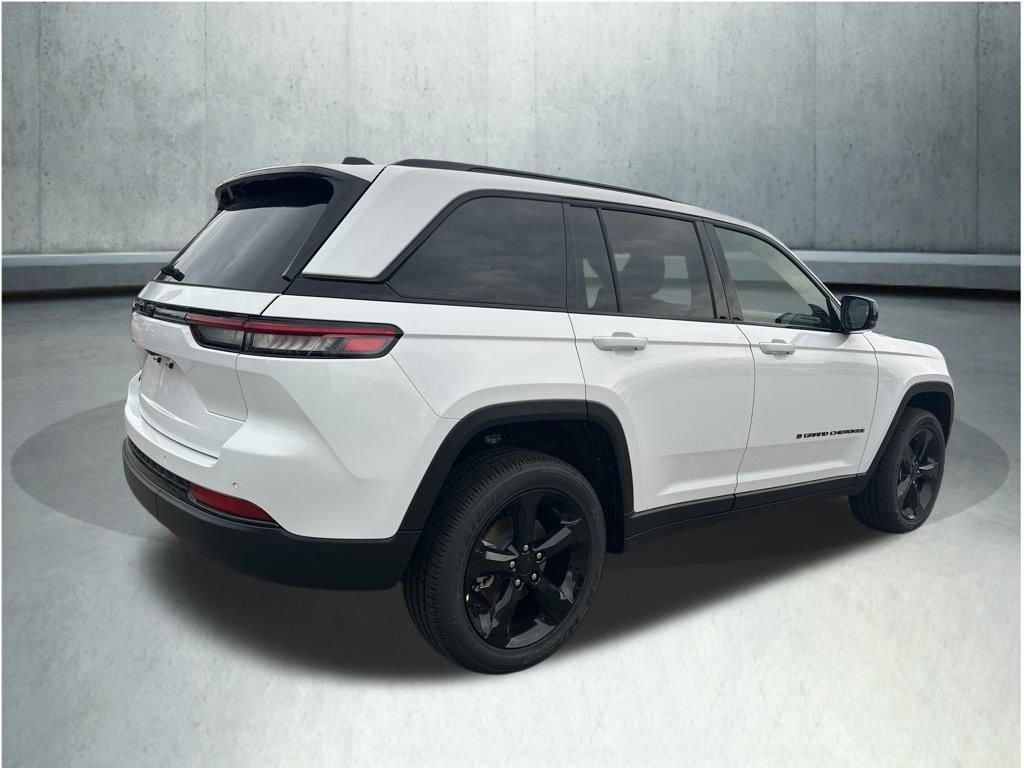 New 2025 Jeep Grand Cherokee Altitude AWD/4WD image 5